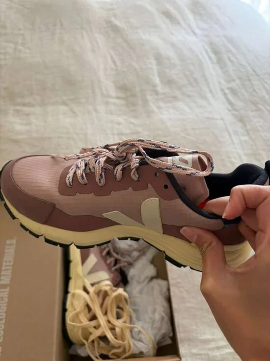 NEW Veja shoes size EU 37/US 6 - Picture 3 of 3